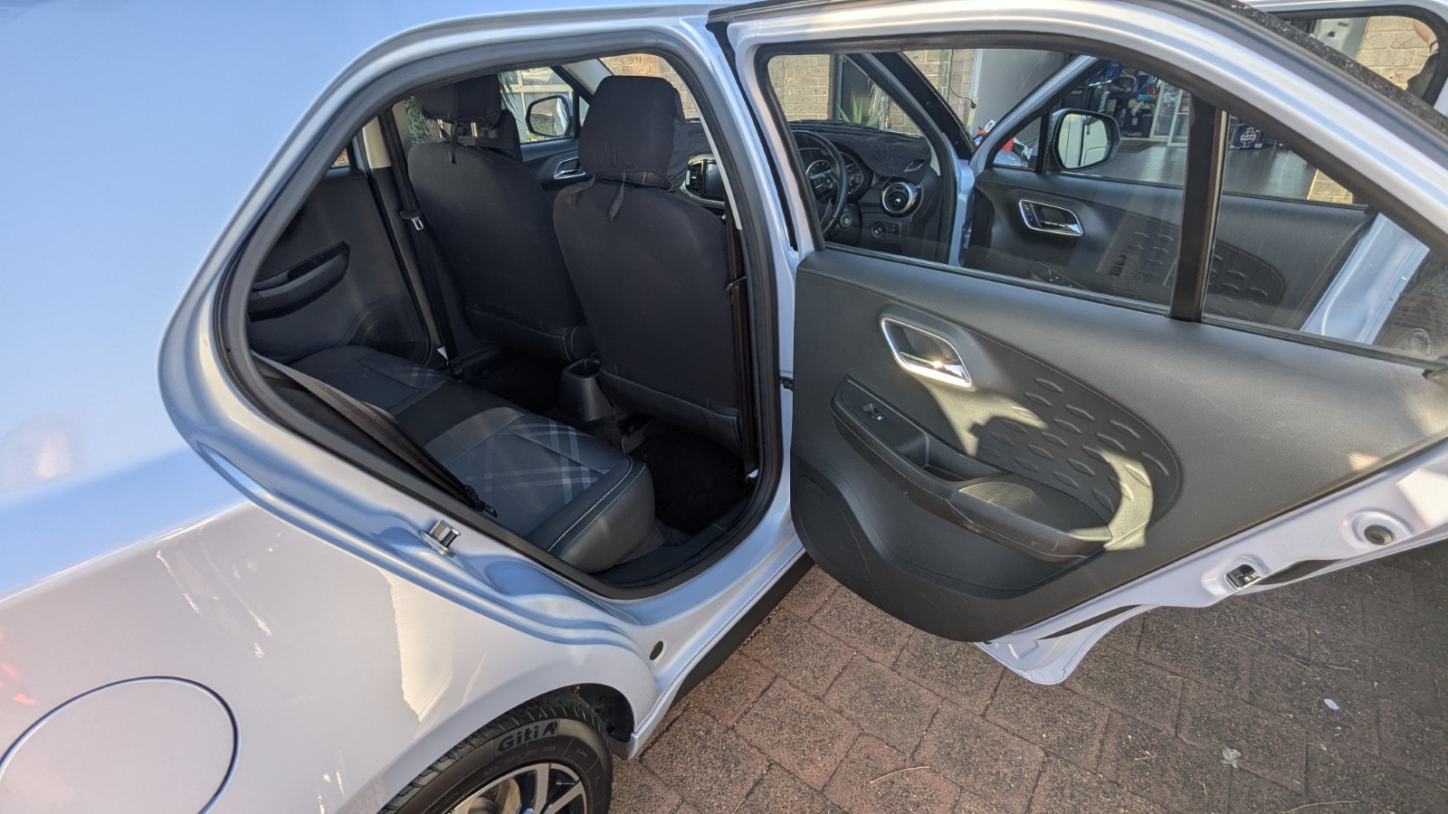 MG rear right door trim after detail